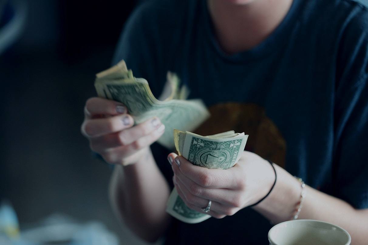 开始dropshipping作为一种赚取一些额外收入的方式